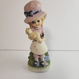 VINTAGE CERAMIC  FIGURINE GIRL WITH CAT